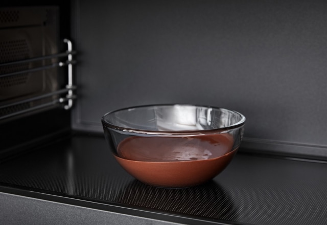 Bowl of melted chocolate