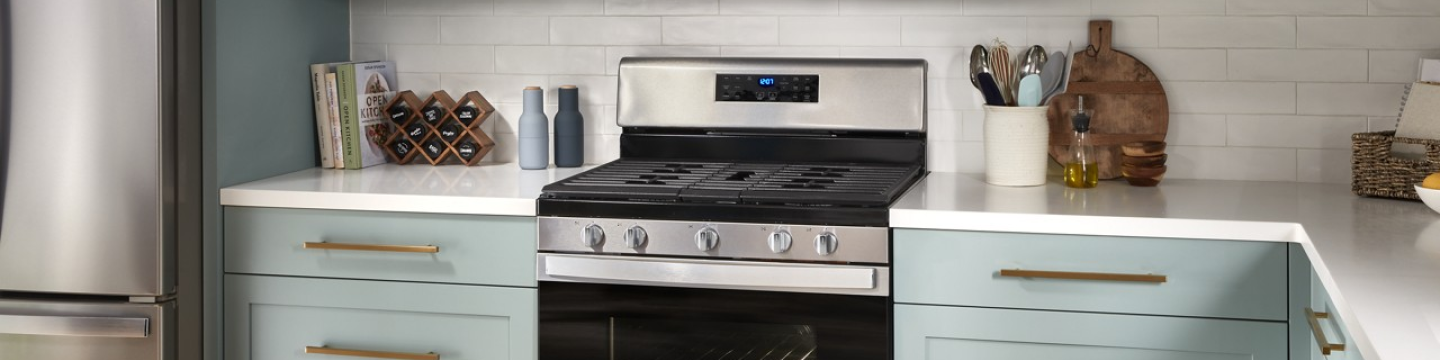 A Whirlpool® Range in a modern kitchen