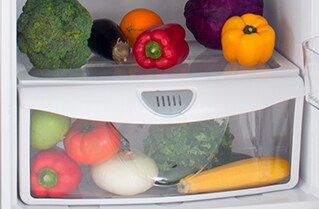 Refrigerador Silver Whirlpool Cajón con control de humedad