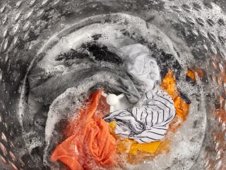 Clothes washing in a Whirlpool® washing machine