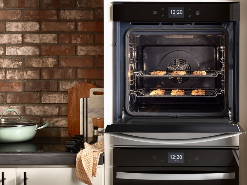 Cookies baking inside a Whirlpool® double wall oven Cookies baking inside a Whirlpool® double wall oven