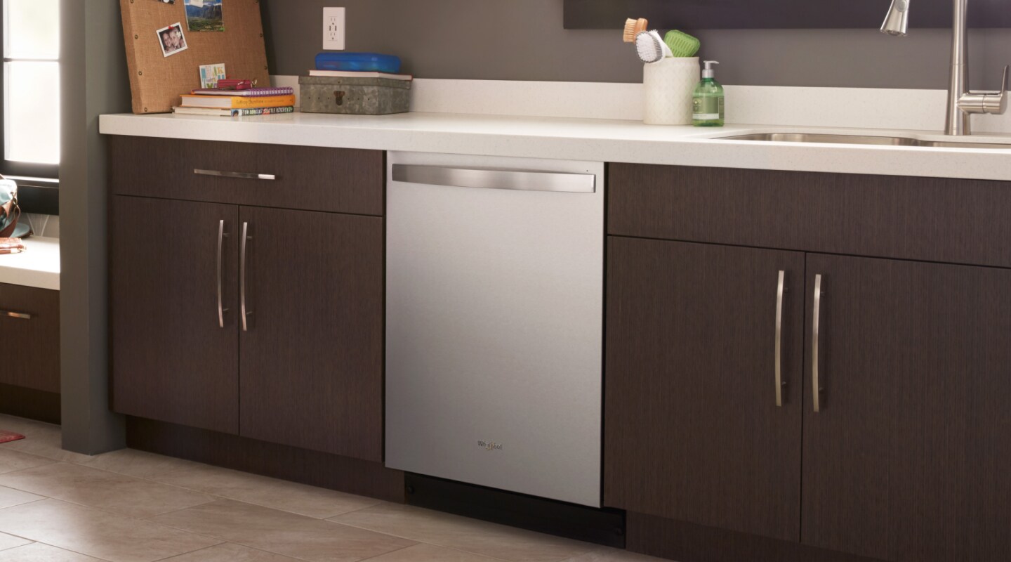 Stainless steel Whirlpool® top control dishwasher Stainless steel Whirlpool® top control dishwasher