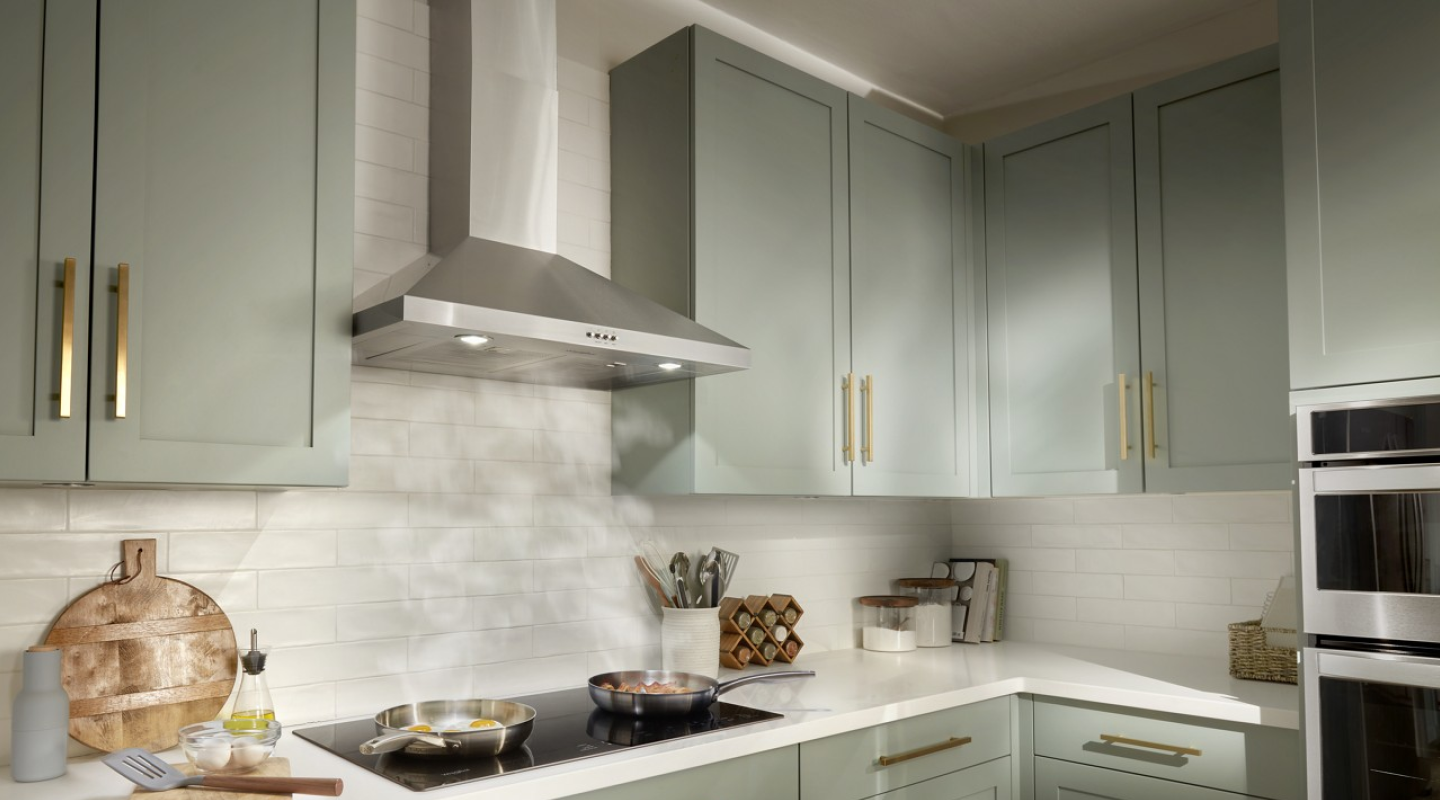 Stainless steel Whirlpool® ducted vent hood Stainless steel Whirlpool® ducted vent hood