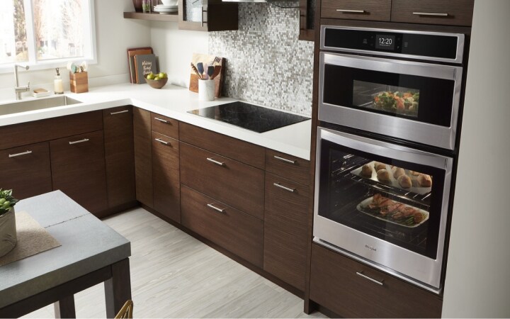 Food roasting and baking in a Whirlpool® oven