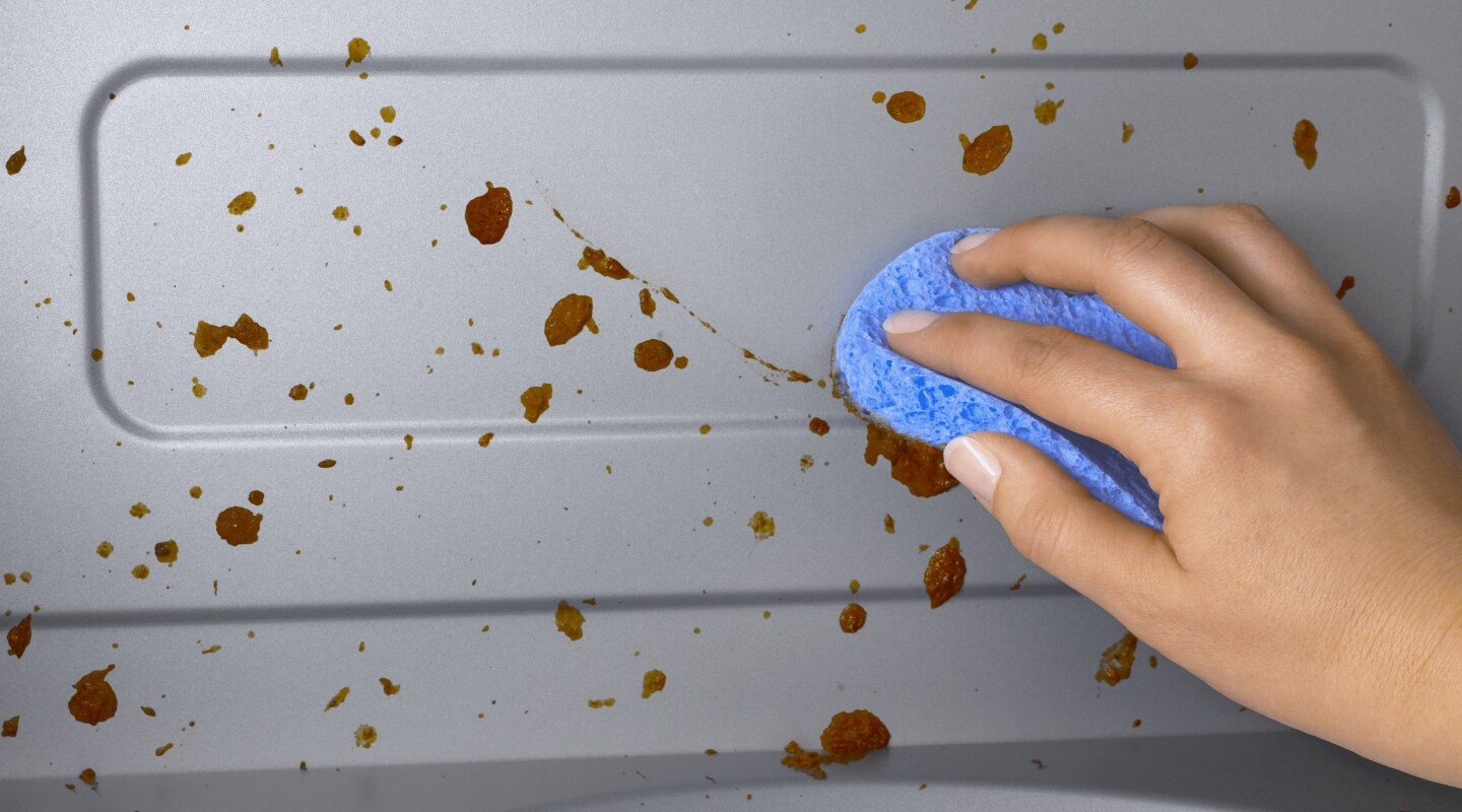 How to Clean a Sponge in the Microwave Whirlpool