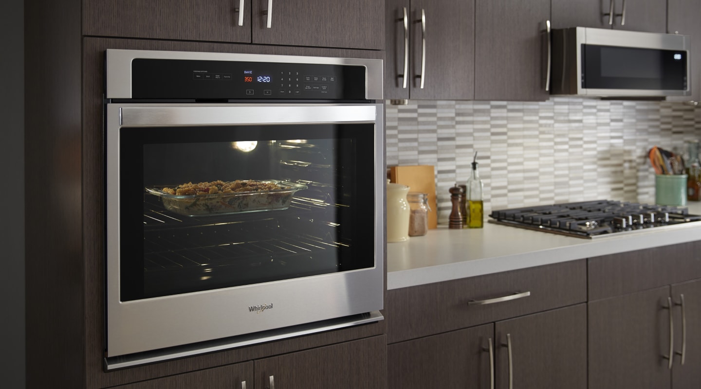 Whirlpool® single wall oven in a modern kitchen Whirlpool® single wall oven in a modern kitchen