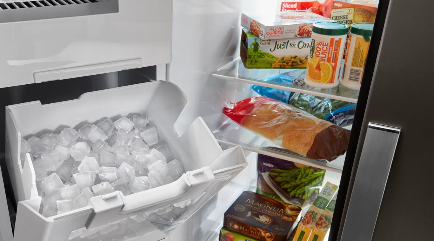 A side-by-side fridge ice box A side-by-side fridge ice box