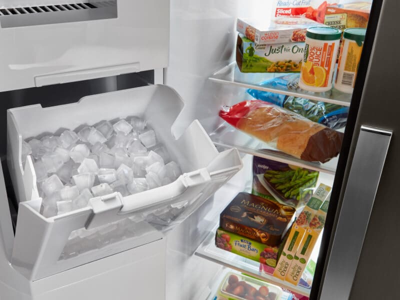 A side-by-side fridge ice box A side-by-side fridge ice box