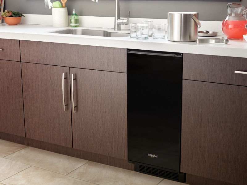 Black Whirlpool® built-in icemaker Black Whirlpool® built-in icemaker