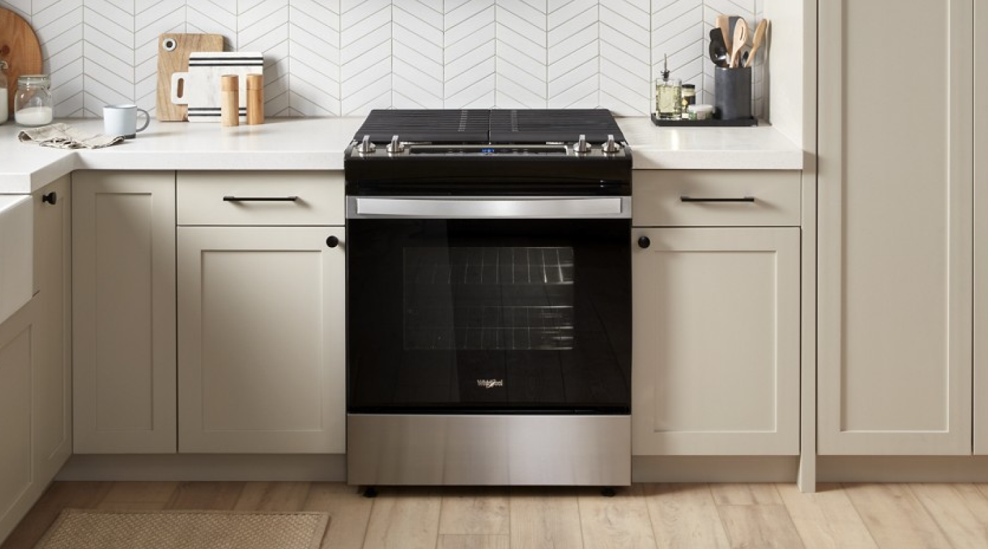 SlideIn vs. Freestanding Ranges What’s the Difference? Whirlpool