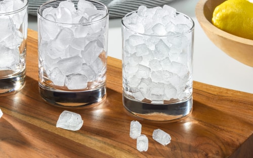 Nugget ice in glasses