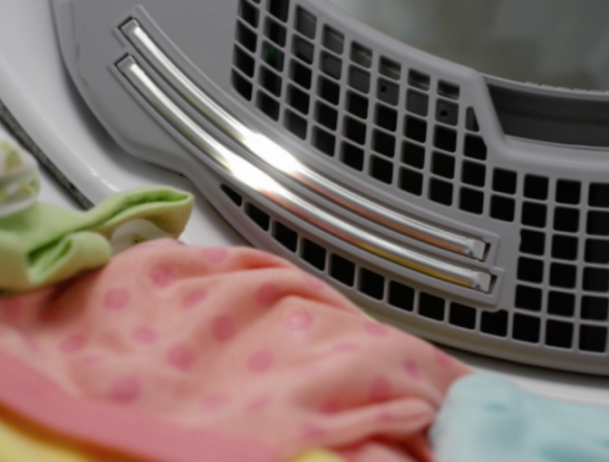 Make sure the laundry gets done at just the right time with sensor drying in Whirlpool clothes dryers.