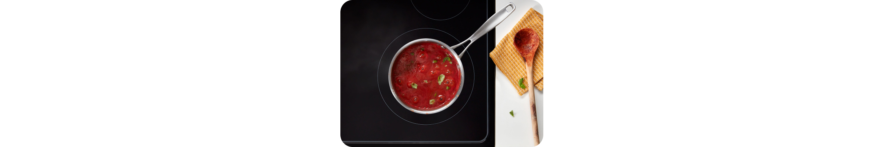The FlexHeat™ Dual Radiant Element on a Whirlpool® Range