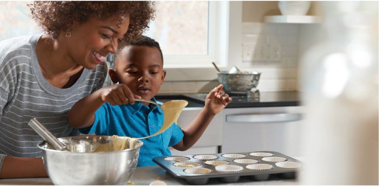 Keep cooking and baking on track with the sound of your voice.