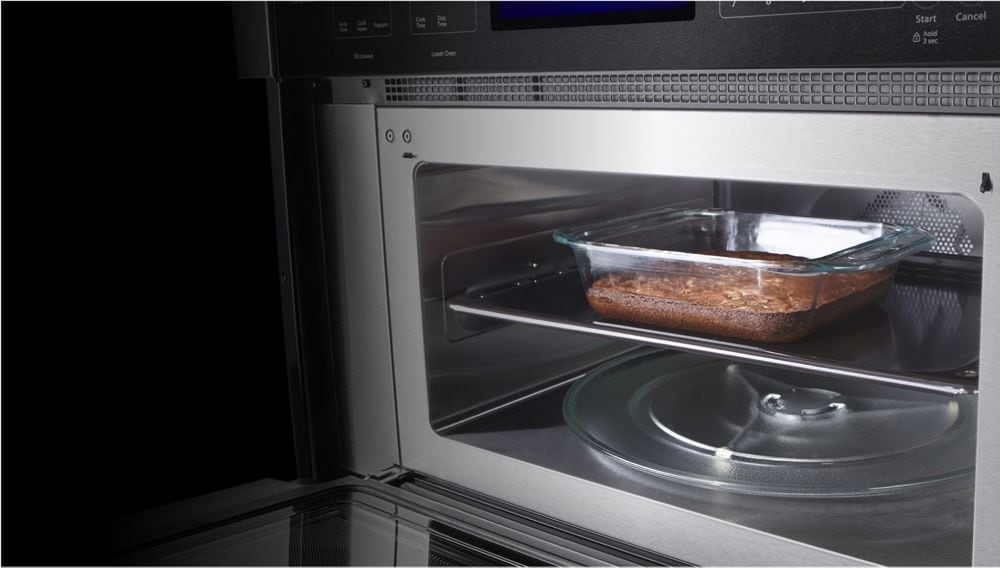 La convection véritable dans nos fours muraux vous aide à préparer vos repas à temps.