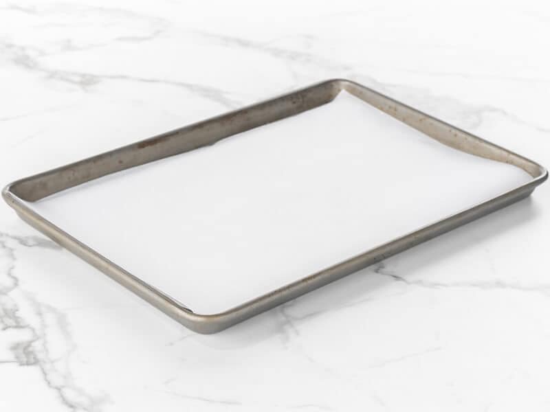 What to Use Instead of Baking Sheet: Top Kitchen Hacks Revealed