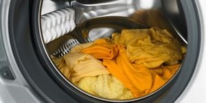 Do you wash colored clothes in hot water online