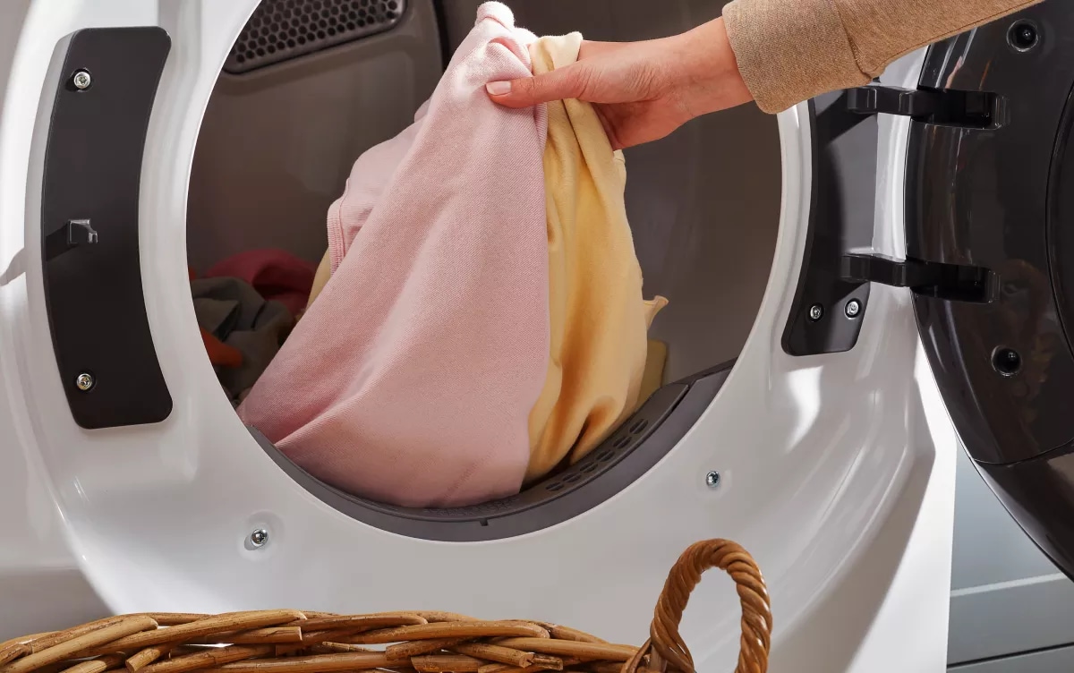 3 Tips to Remove Lint from Clothes