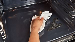 How to Clean an Oven Whirlpool