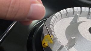 Gas cooktop outlet igniter replacement