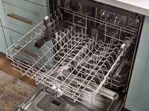 Bosch dishwasher deals odor inside