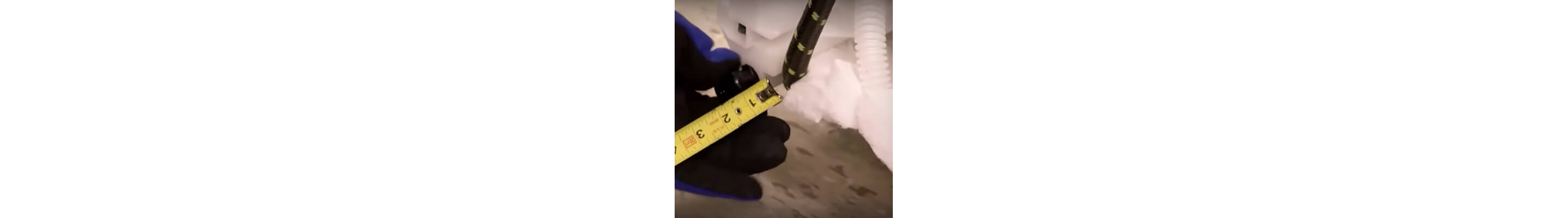 A close up of a tape measure