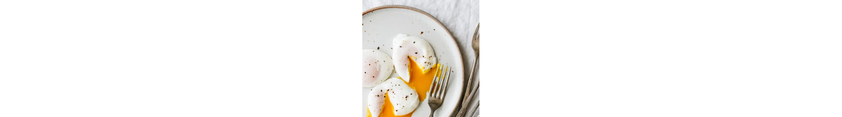 Poached eggs with runny yolks
