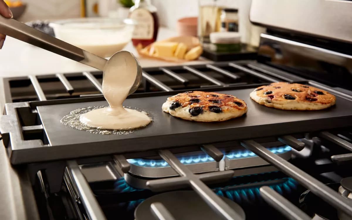 how to season a steel griddle