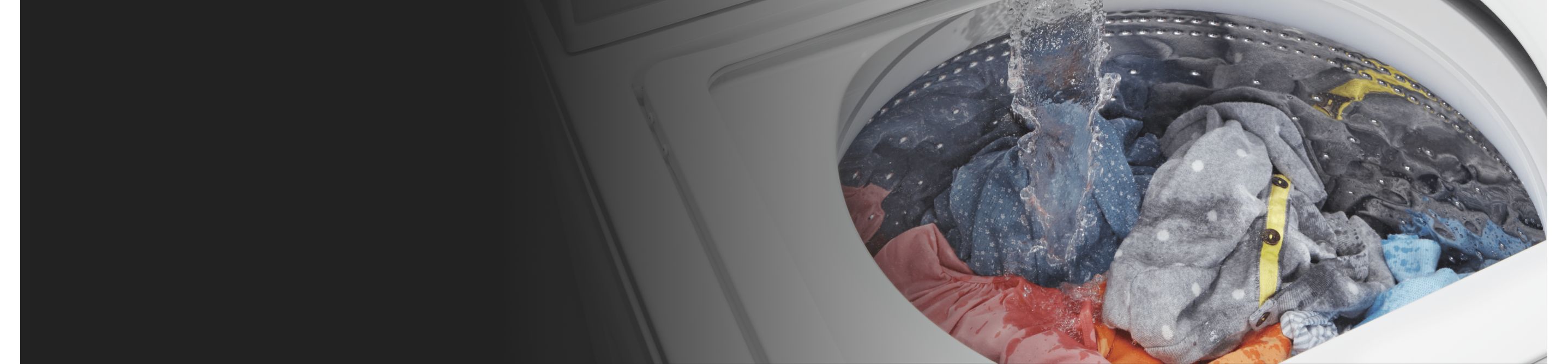 Whirlpool washing machine spinning knitted items.