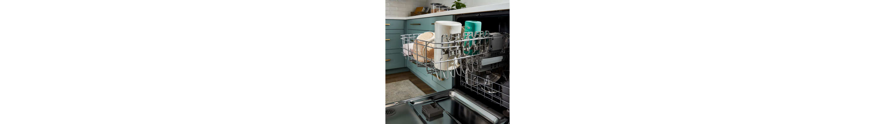 Cups and mugs in a dishwasher top rack