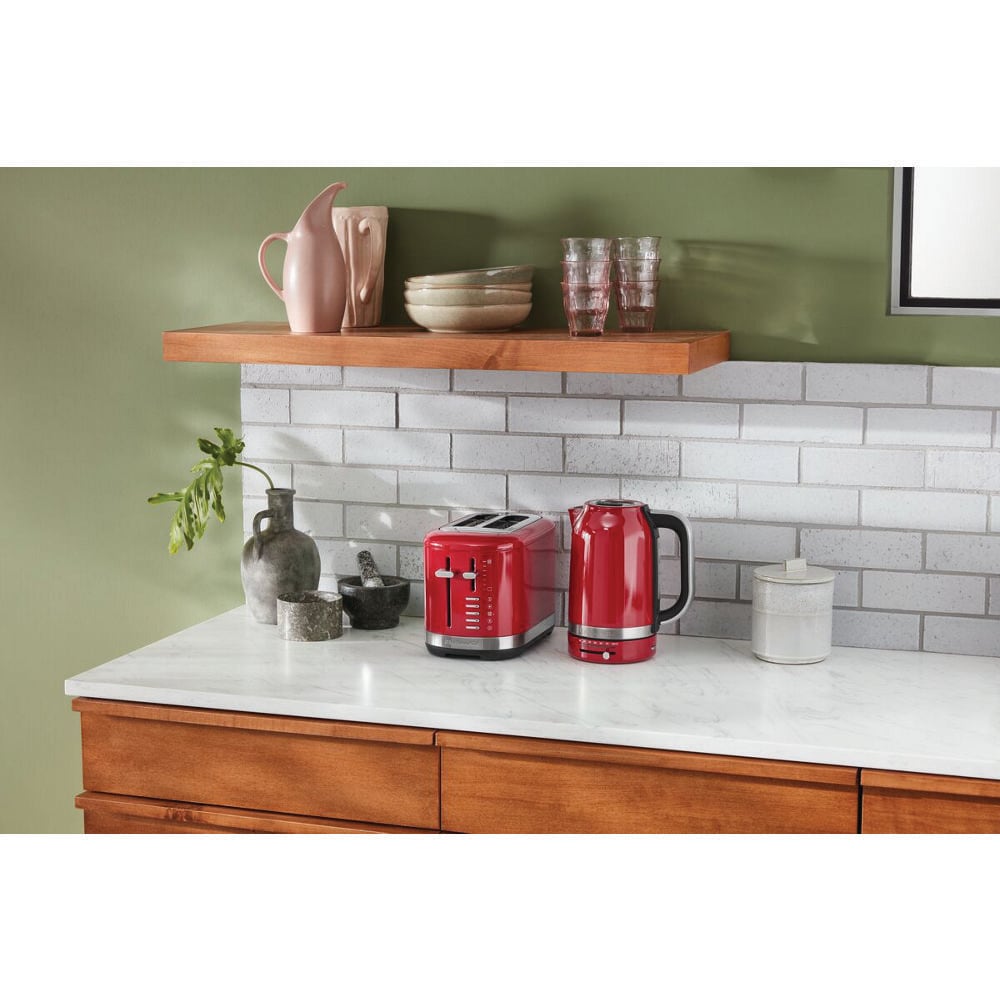 Kitchenaid Kettle 5KEK1701EER Rouge empire Lifestyle