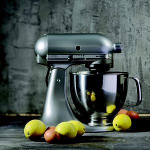 MIXER TILT-HEAD 4.7L - ARTISAN - Contour silver | KitchenAid UK