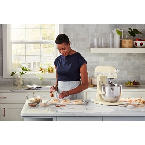 Kitchenaid Food processor 5KSM70SHXBAC Almond Cream Lifestyle