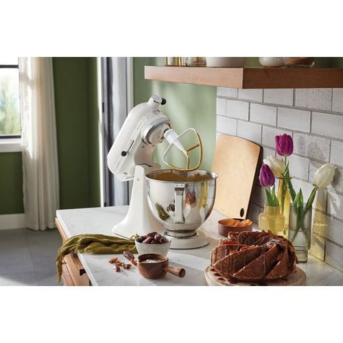 Kitchenaid Food processor 5KSM125BPL Porcelain White Lifestyle