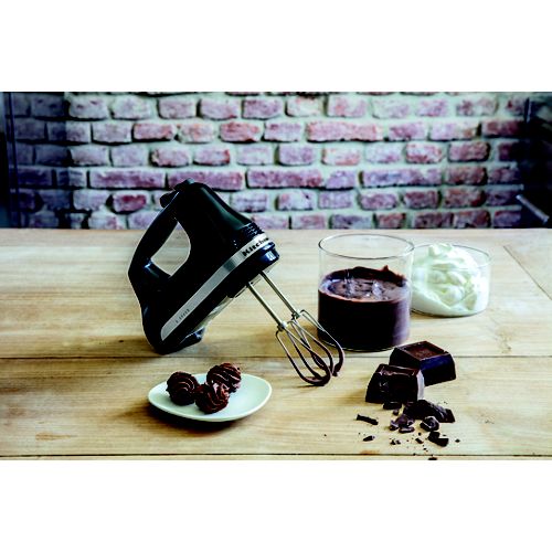 Kitchenaid Hand mixer 5KHM5110EOB Negro onix Lifestyle