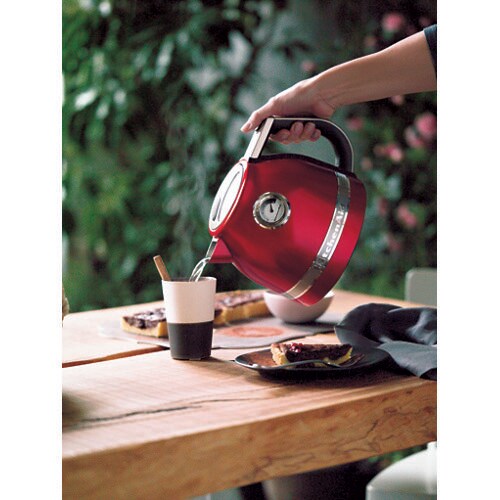 Kitchenaid Kettle 5KEK1522ECA Röd metallic Lifestyle