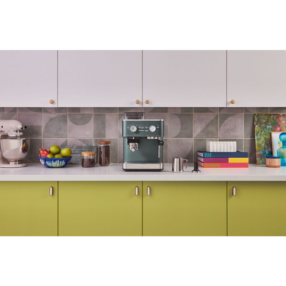 Kitchenaid Coffee machine 5KES6551EJP GENÉVRIER Lifestyle