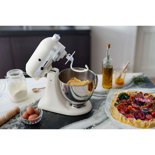 Kitchenaid Food processor 5KSM175PSBFL Fresh Linen Lifestyle