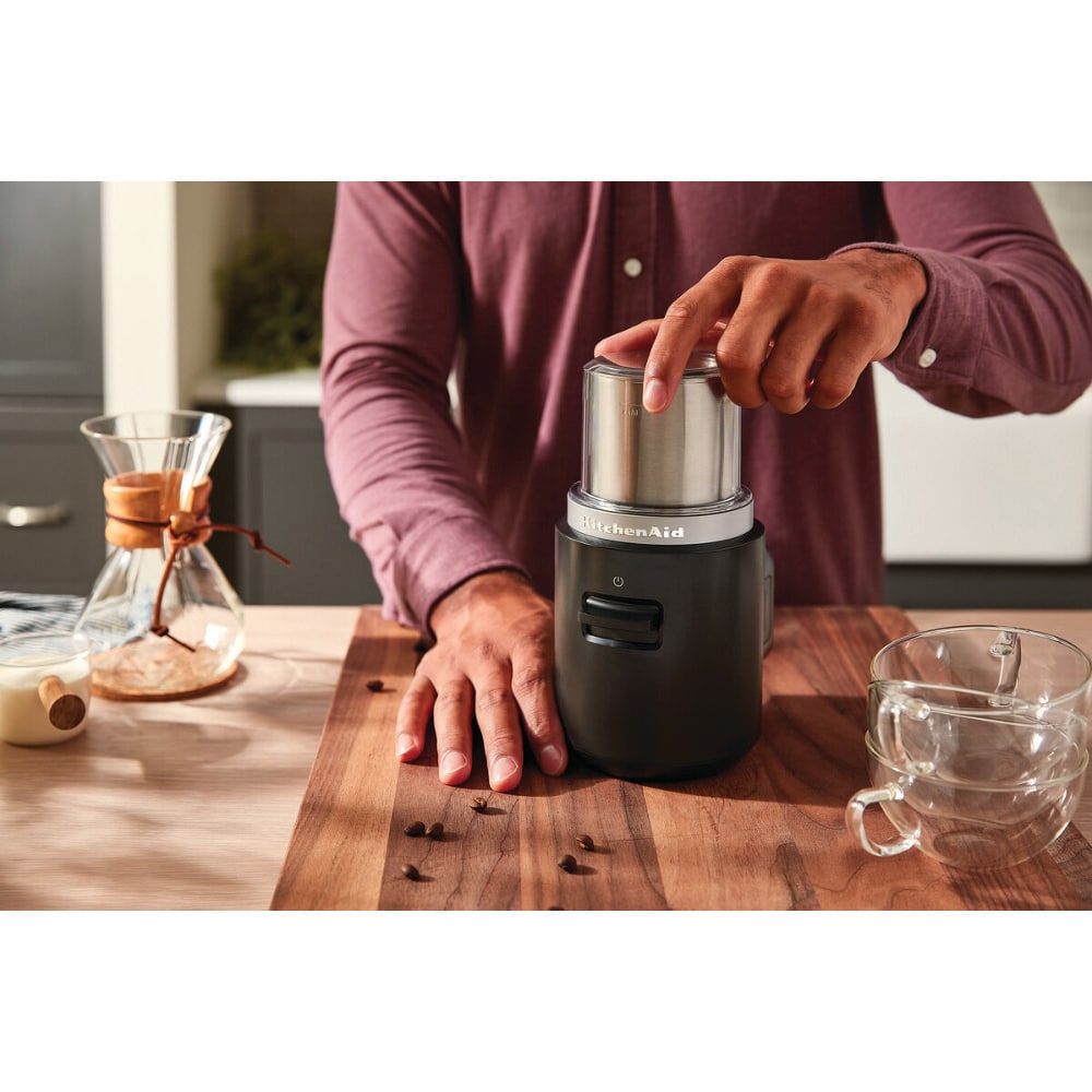 Kitchenaid Coffee grinder 5KBGR100BM Matt schwarz Lifestyle