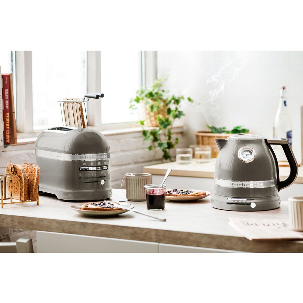 Kitchenaid Kettle 5KEK1522EMS Medalhão de prata Lifestyle