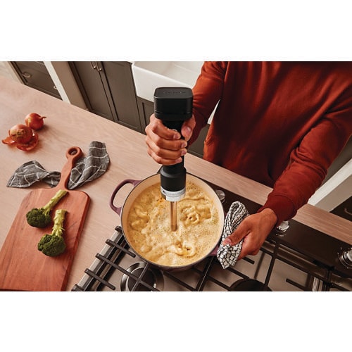 Kitchenaid Hand mixer 5KHBRV71BM Negro mate Lifestyle