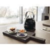 Kitchenaid Kettle 5KEK1222EOB Negro onix Lifestyle