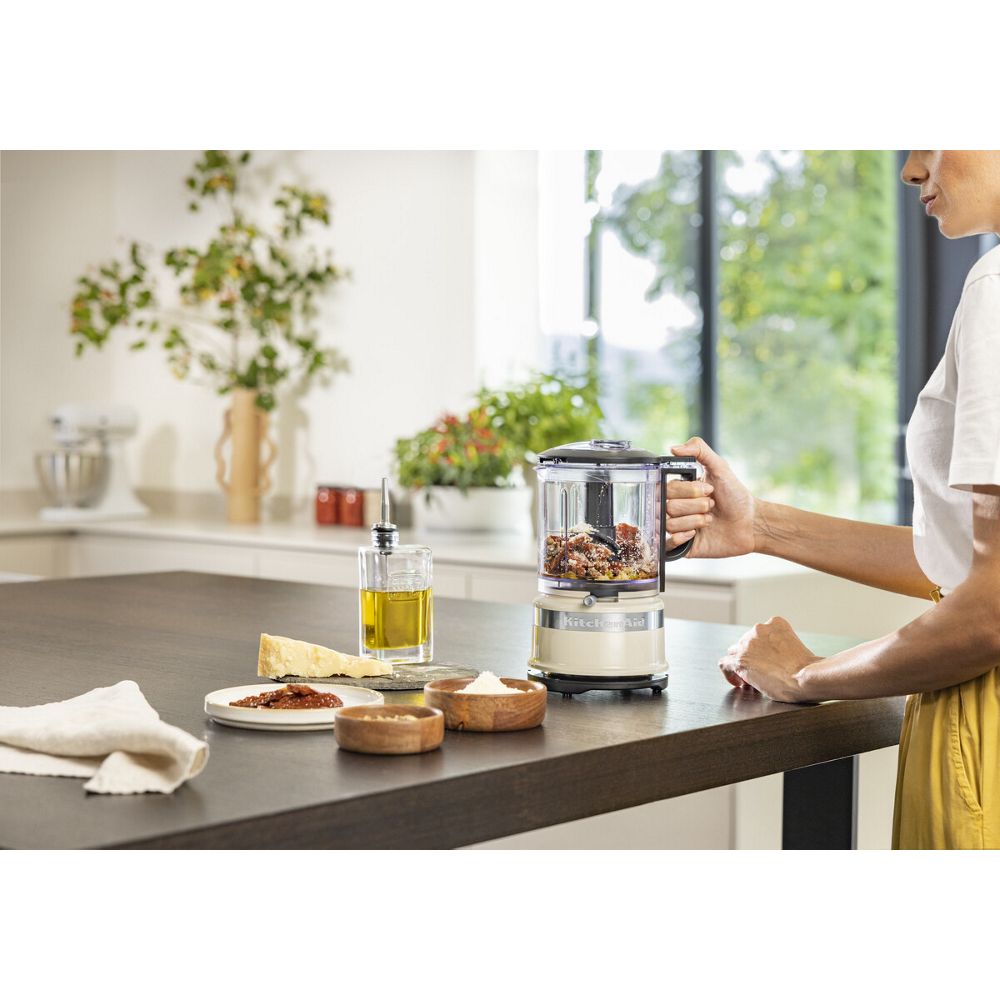 Kitchenaid Chopper 5KFC0516EAC Crème Lifestyle