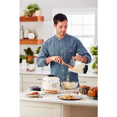 Kitchenaid Stirring machine 5KSB4026BAC Almond Cream Lifestyle