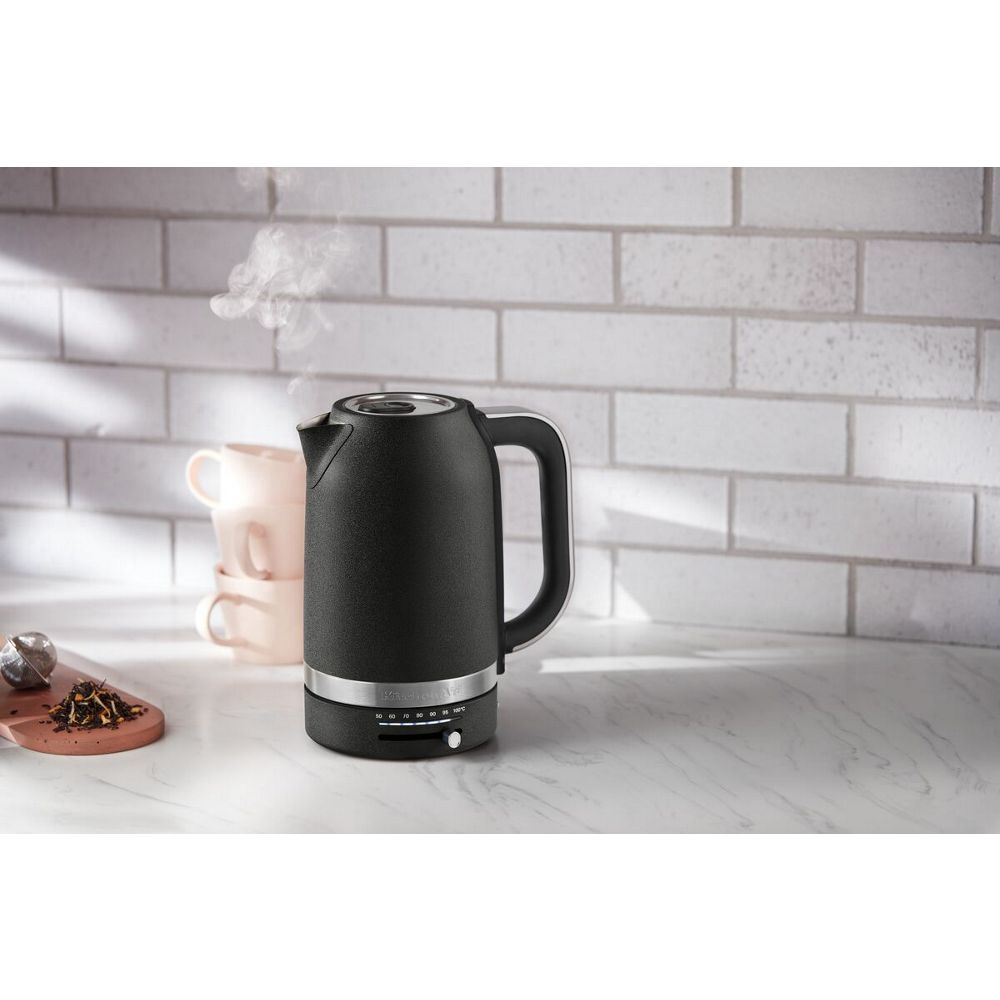 Kitchenaid Kettle 5KEK1701EBK Negro acero fundido Lifestyle