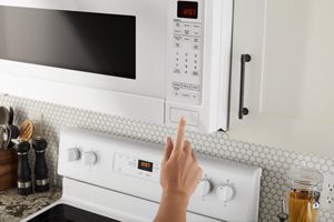 30-Inch Wide Electric Range With Shatter-Resistant Cooktop - 5.3 Cu. Ft.