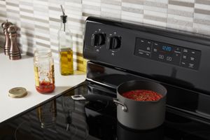 5.3 cu. ft. Whirlpool® electric range with Frozen Bake™ technology