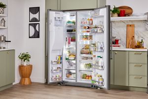 Model: KRSF705HPS | KitchenAid 24.8 cu ft. Side-by-Side Refrigerator with Exterior Ice and Water and PrintShield™ finish