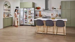 Model: KRSF705HPS | KitchenAid 24.8 cu ft. Side-by-Side Refrigerator with Exterior Ice and Water and PrintShield™ finish